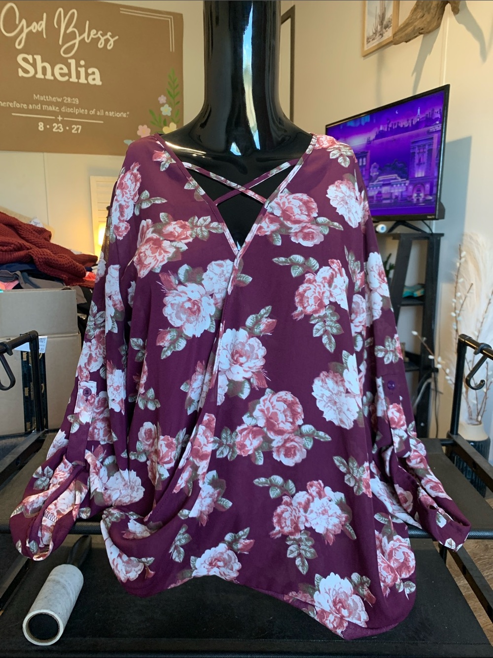 #115 Rue21 Burgundy Floral Crisscross V-Neck Tunic Top